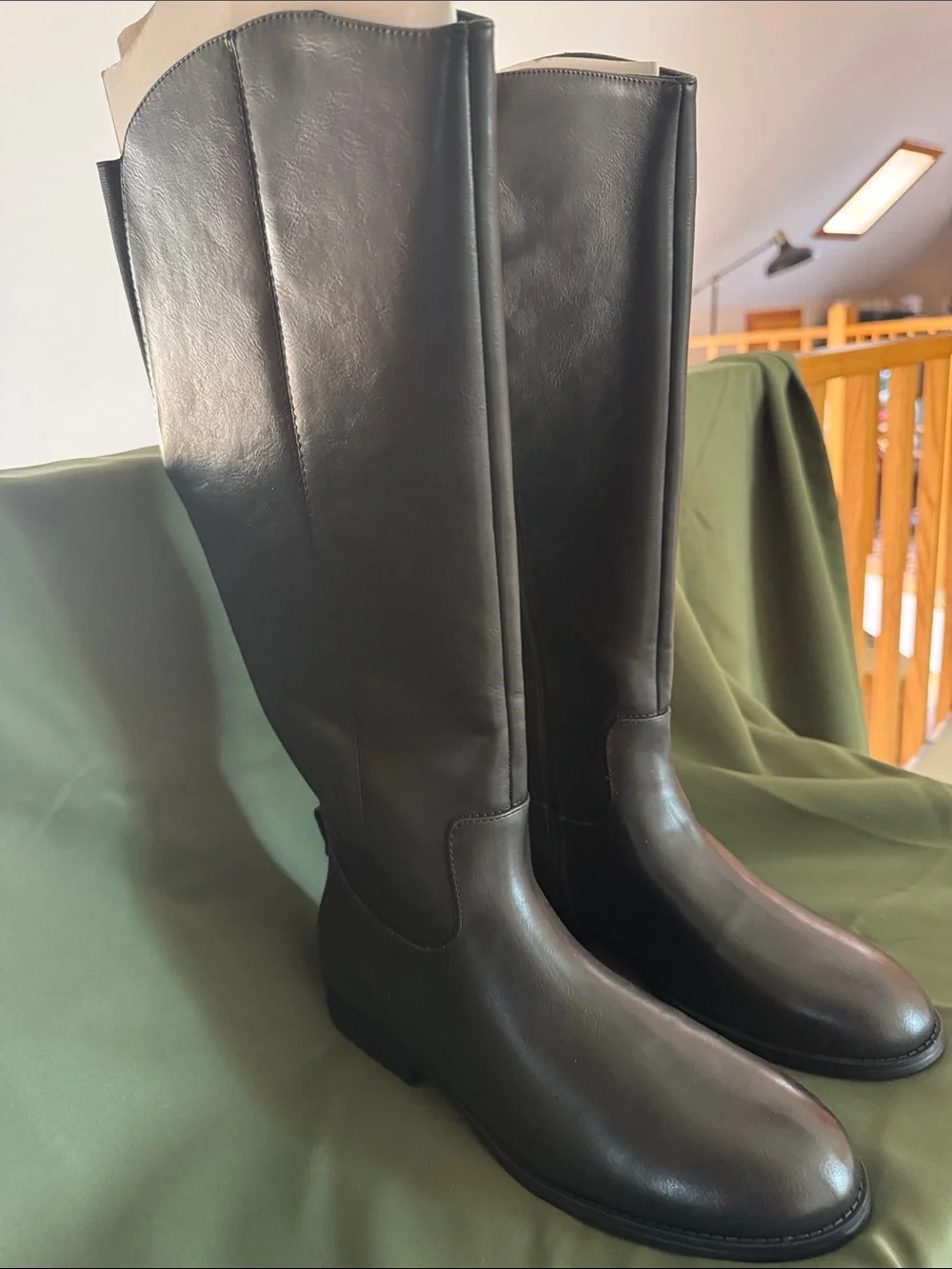 Classic Women's Tall Riding Boots in Black